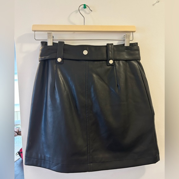 Selling a faux leather skirt from 7 for All Mankind - size Small - Picture 2 of 4